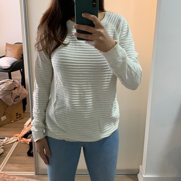 B.young sweater - Picture 2 of 3